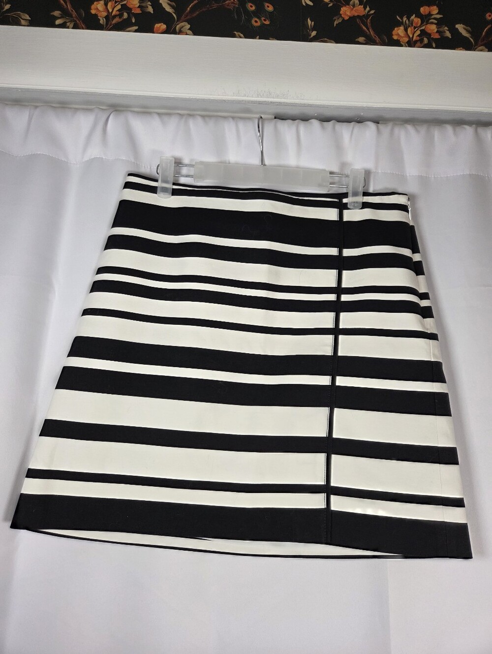 White House Black Market Stripe Mini Skirt Size 6